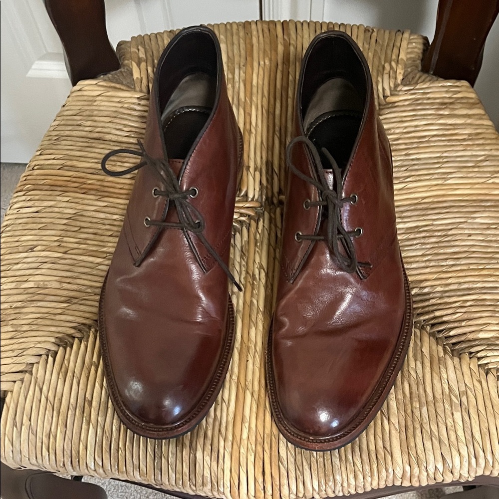 Trask classic brown leather shoes. Rarely worn.  In trask shoe bag.